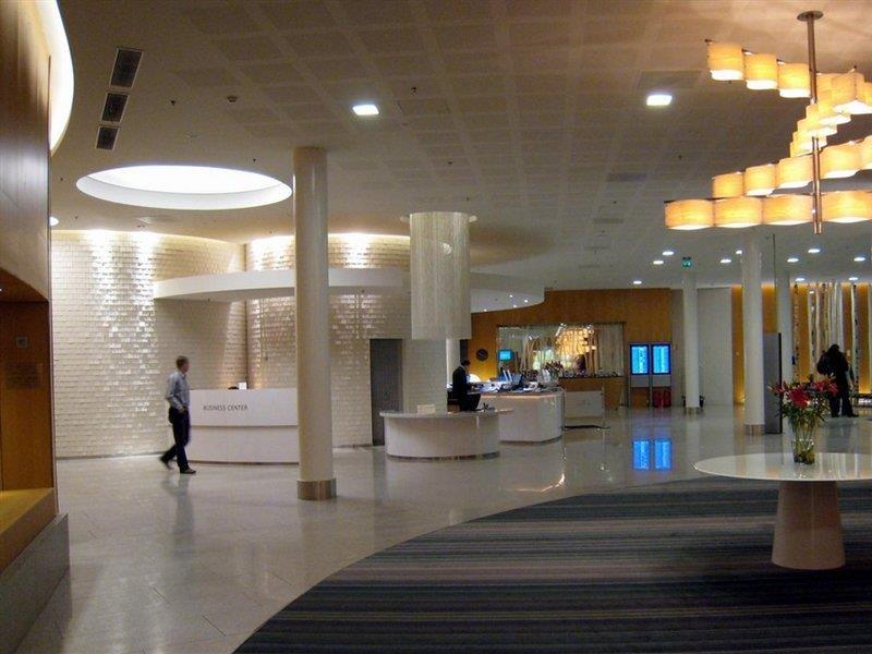 Hilton Helsinki Airport Hotel Vantaa Exterior foto